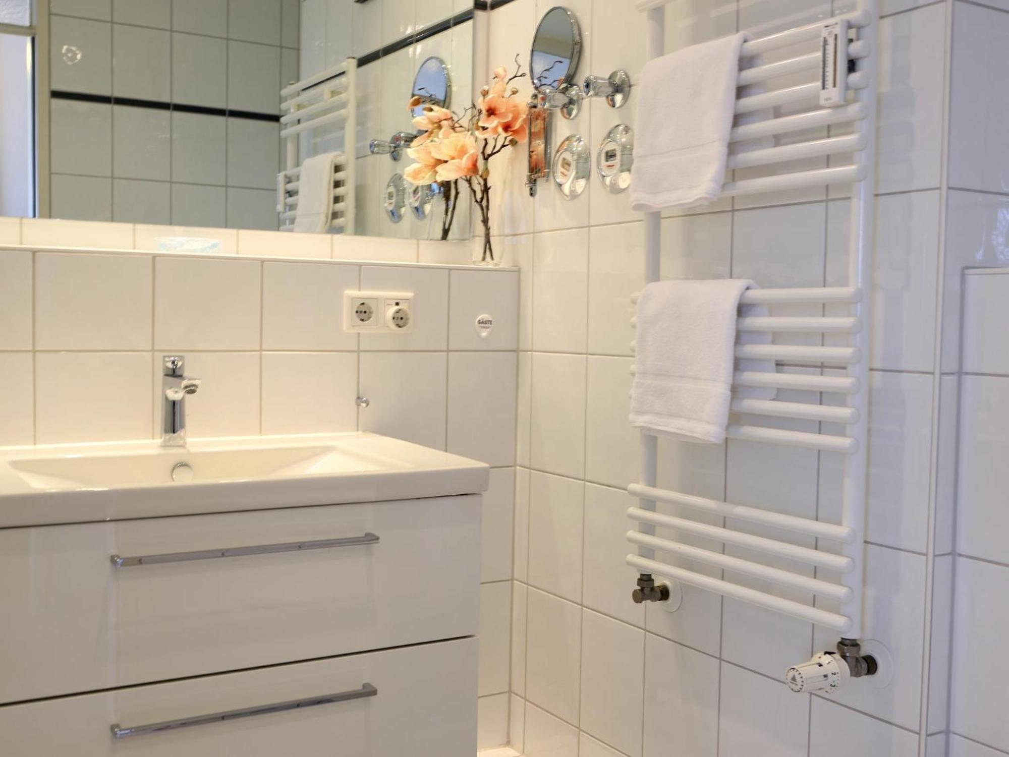 Strandnahe Ferienwohnung, Zentral Gelegen, Ost-Balkon, Andreas Dirks-Str. 2 ヴェスターラント エクステリア 写真